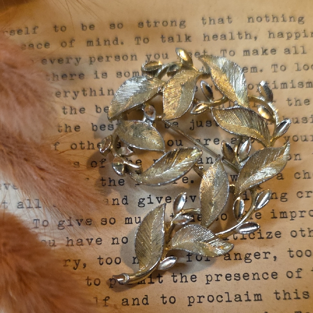 Lisner Signed Elegant Silver Tone Leaf Cluster Br… - image 1